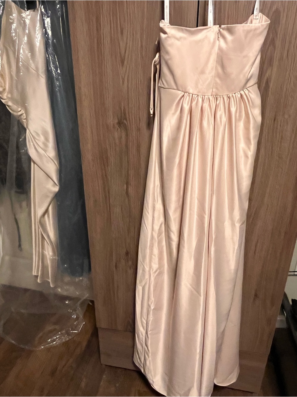 Beautiful new with tags Champagne gown - Picture 5 of 7